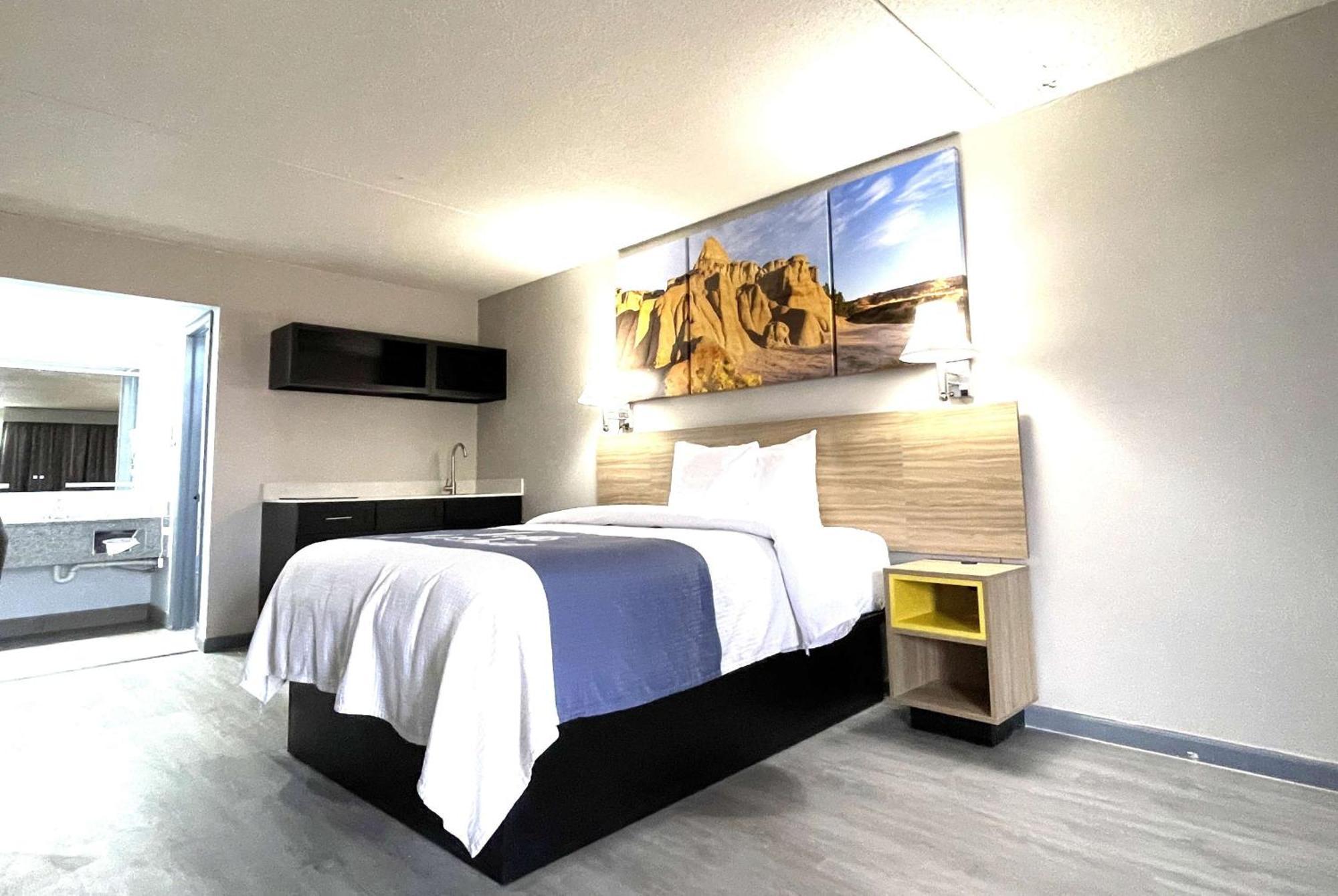 Days Inn By Wyndham Salina South Buitenkant foto