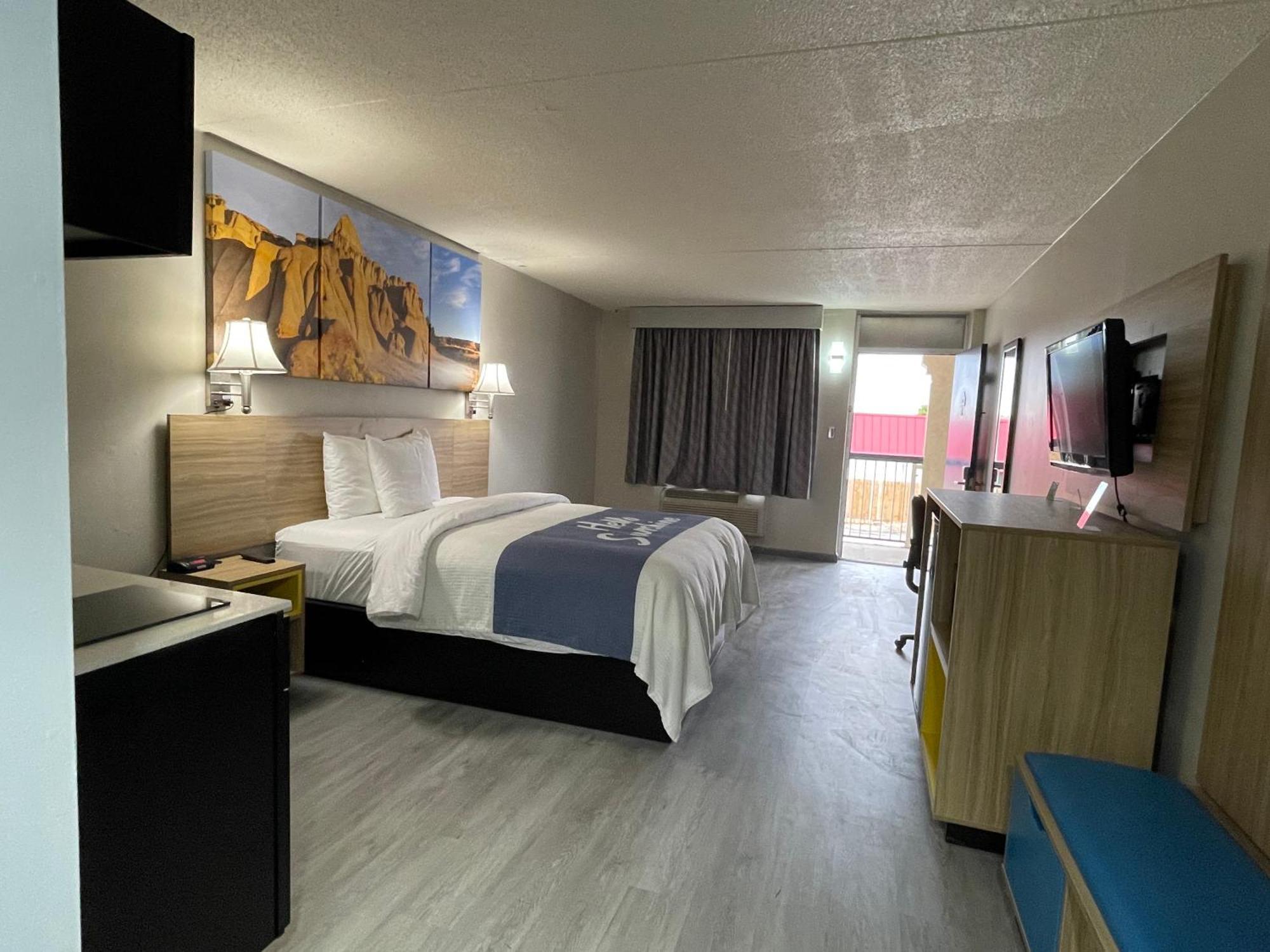 Days Inn By Wyndham Salina South Buitenkant foto