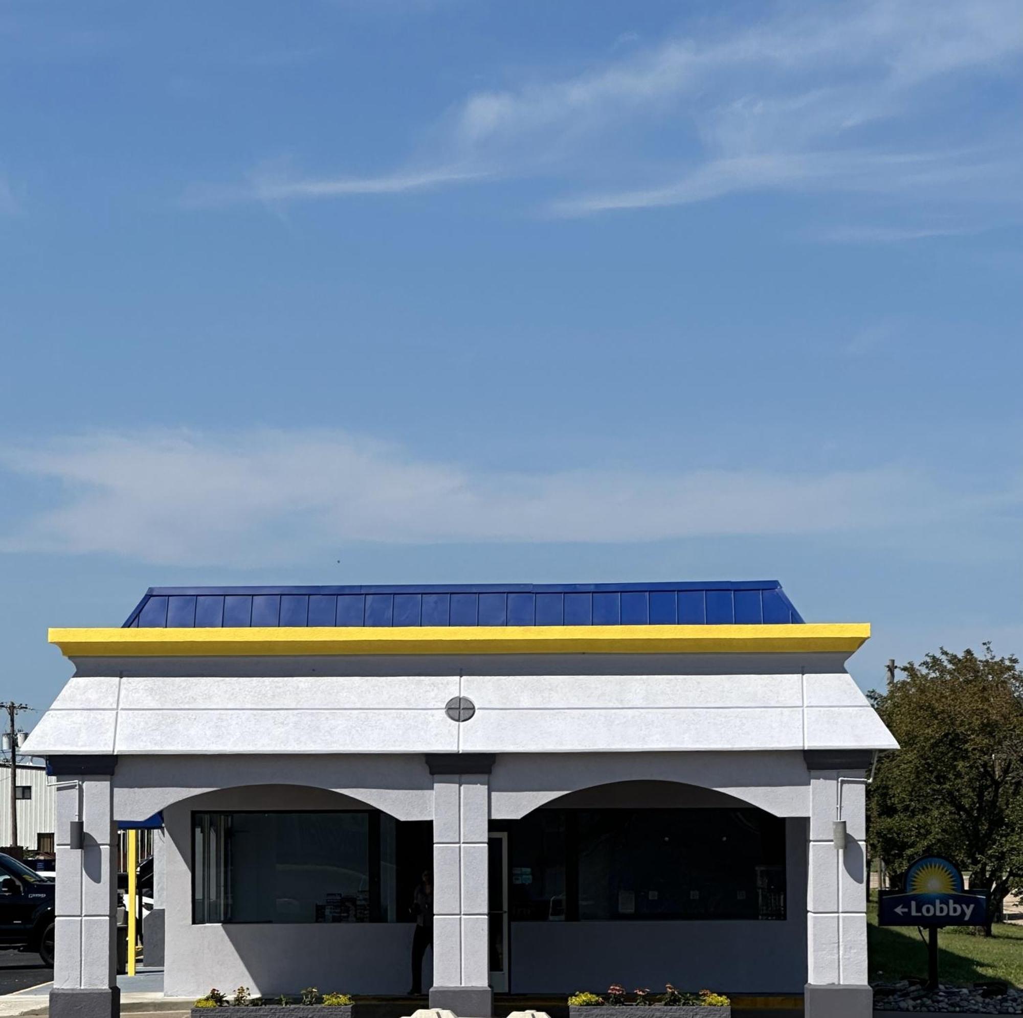 Days Inn By Wyndham Salina South Buitenkant foto